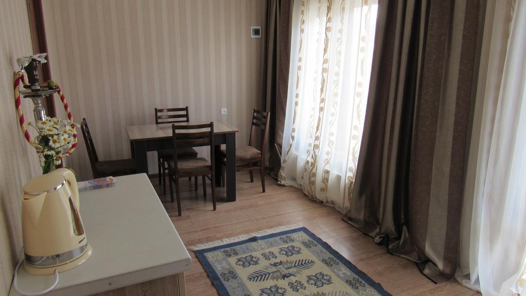 Guest House On V. Pshavela 50 Kazbegi Exterior foto